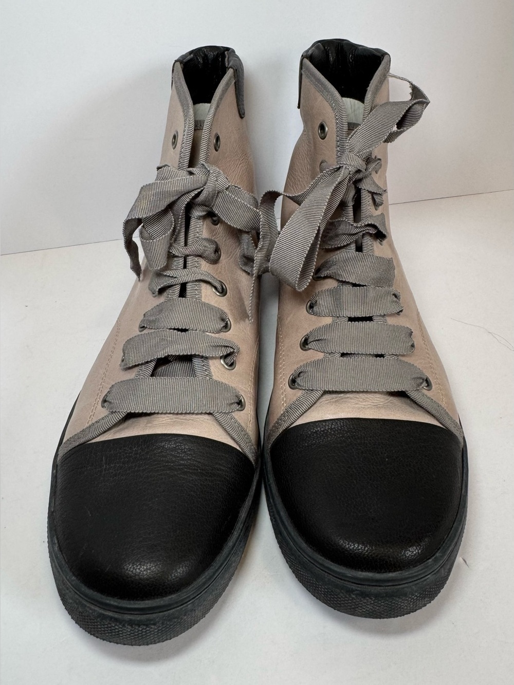 Lanvin High-. Top Cap-Toe Sneakers crafted in Italy W 7 Men’s 9